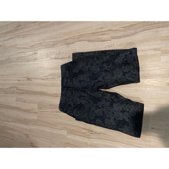 NYDJ Floral abstract patterned legging jean size 2 - Picture 4 of 4